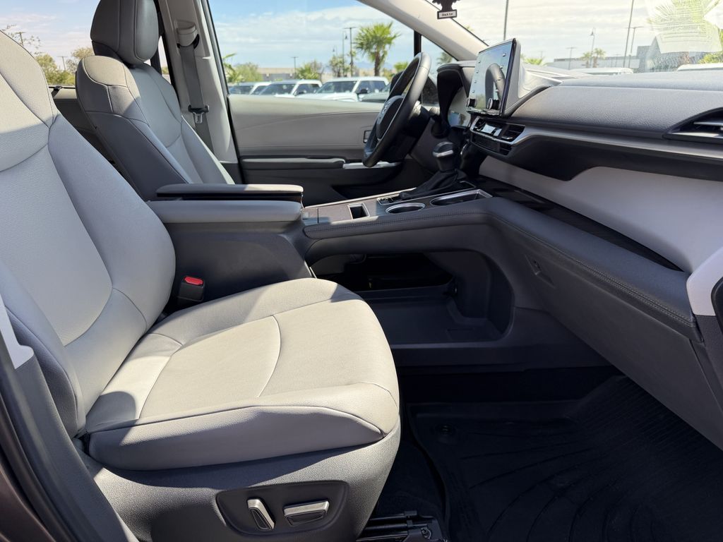 Used 2024 Toyota Sienna Van