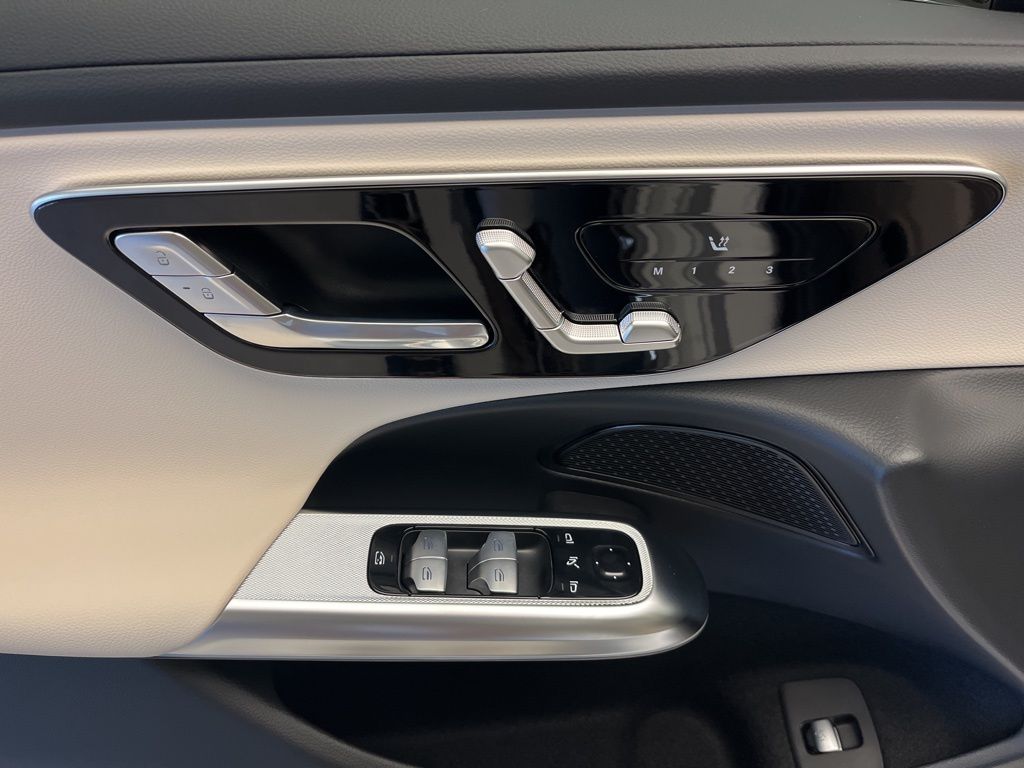 Thumbnail: 2026 Mercedes-Benz E-Class - 12