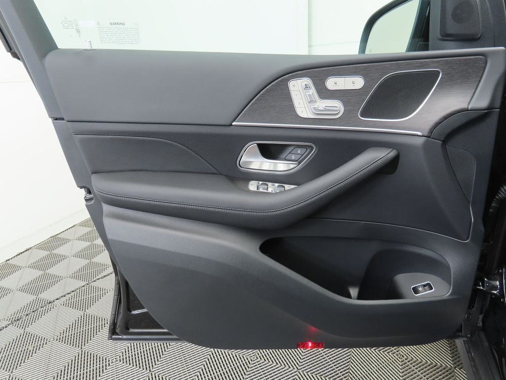 Thumbnail: 2026 Mercedes-Benz GLE - 24