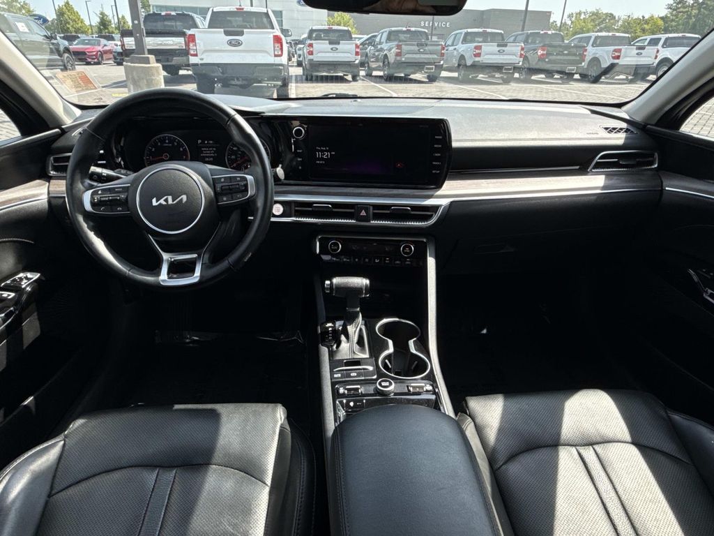 Used 2023 Black Kia EX image 10