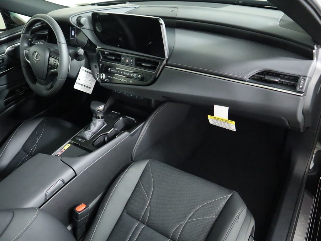 Thumbnail: 2024 Lexus ES - 18