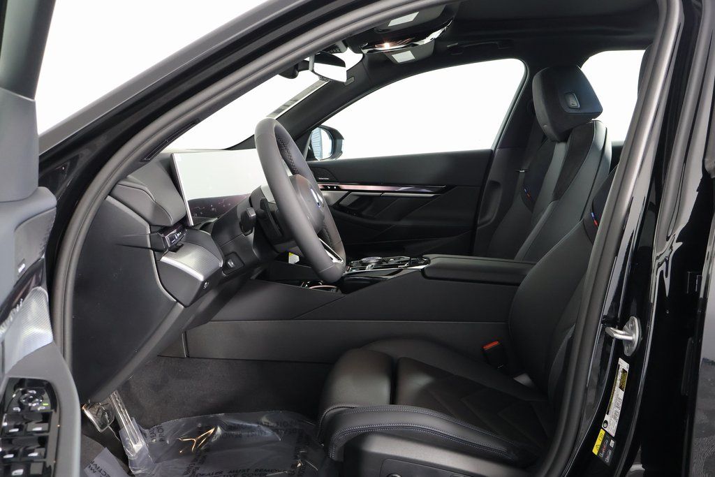 Thumbnail: 2026 BMW i5 - 5