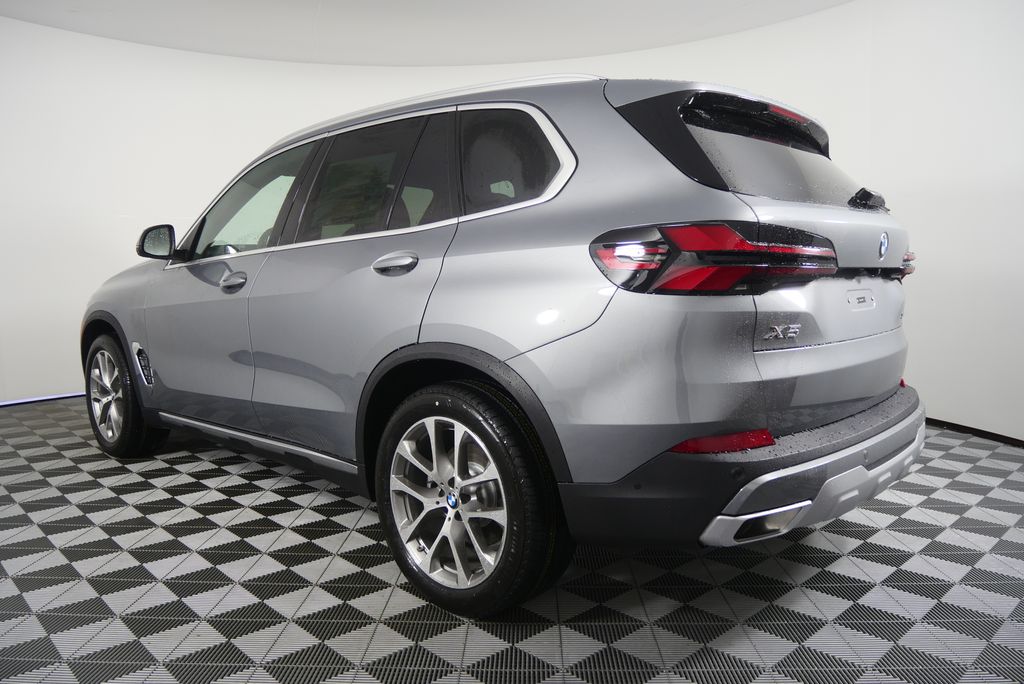 Thumbnail: 2026 BMW X5 - 5