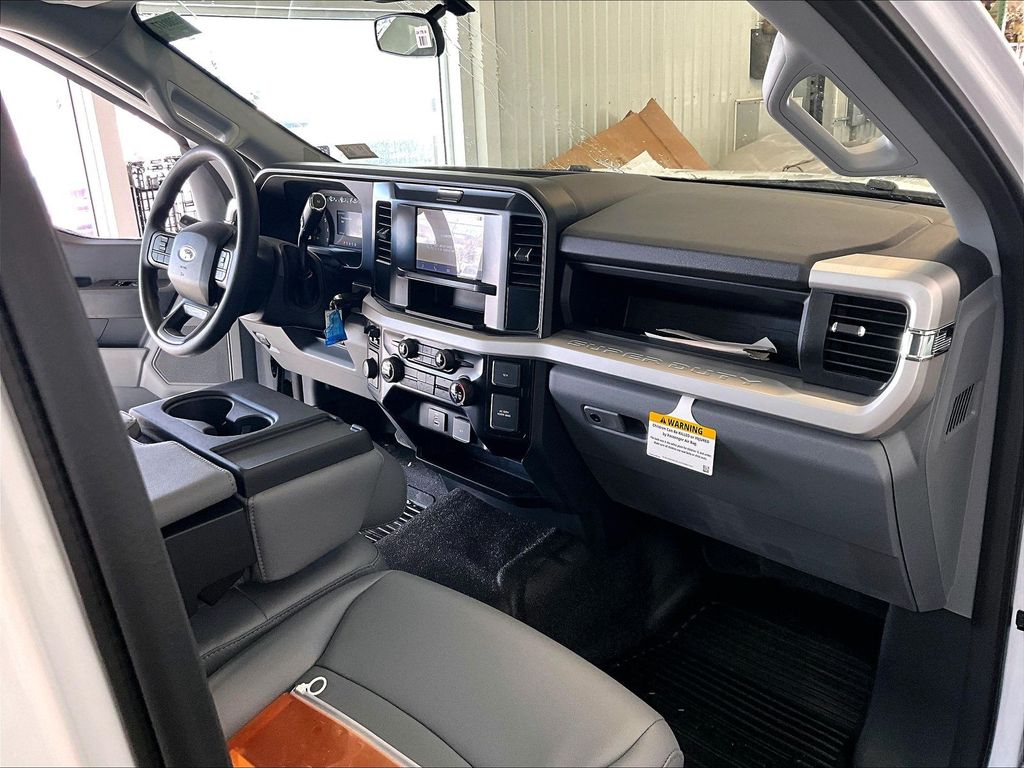 2026 Ford F-250SD — photo 10