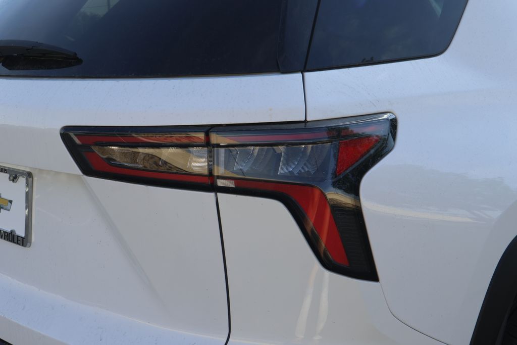 Thumbnail: 2027 Chevrolet Equinox - 7
