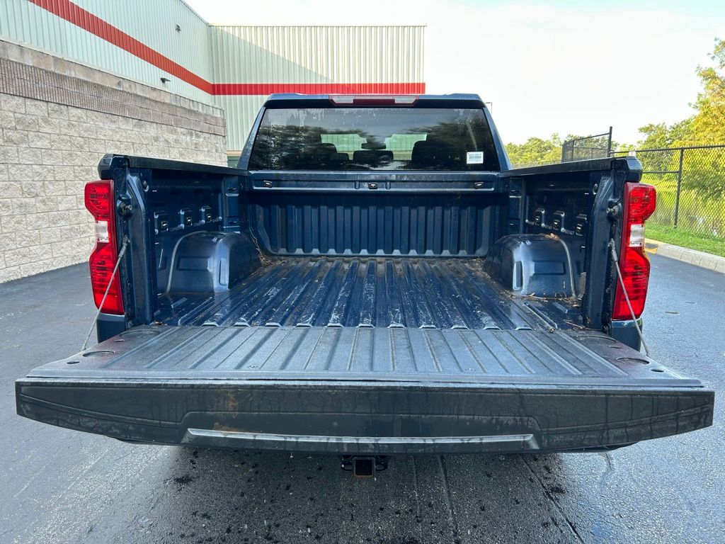Thumbnail: 2022 Chevrolet Silverado 1500 - 10
