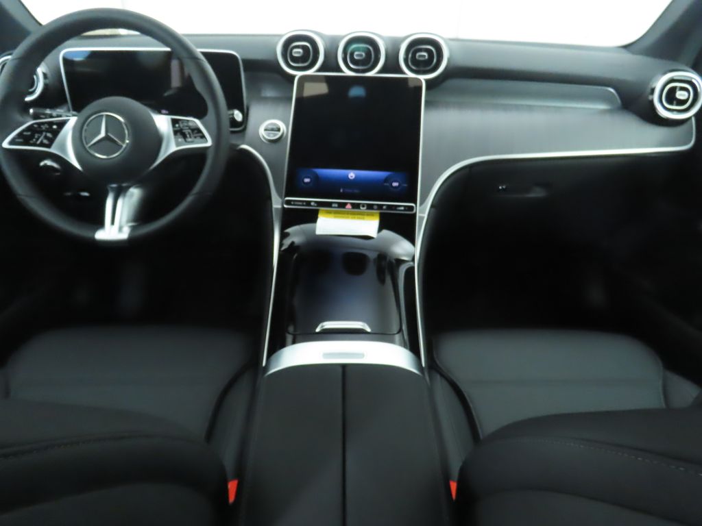 2025 Mercedes-Benz GLC 300 13