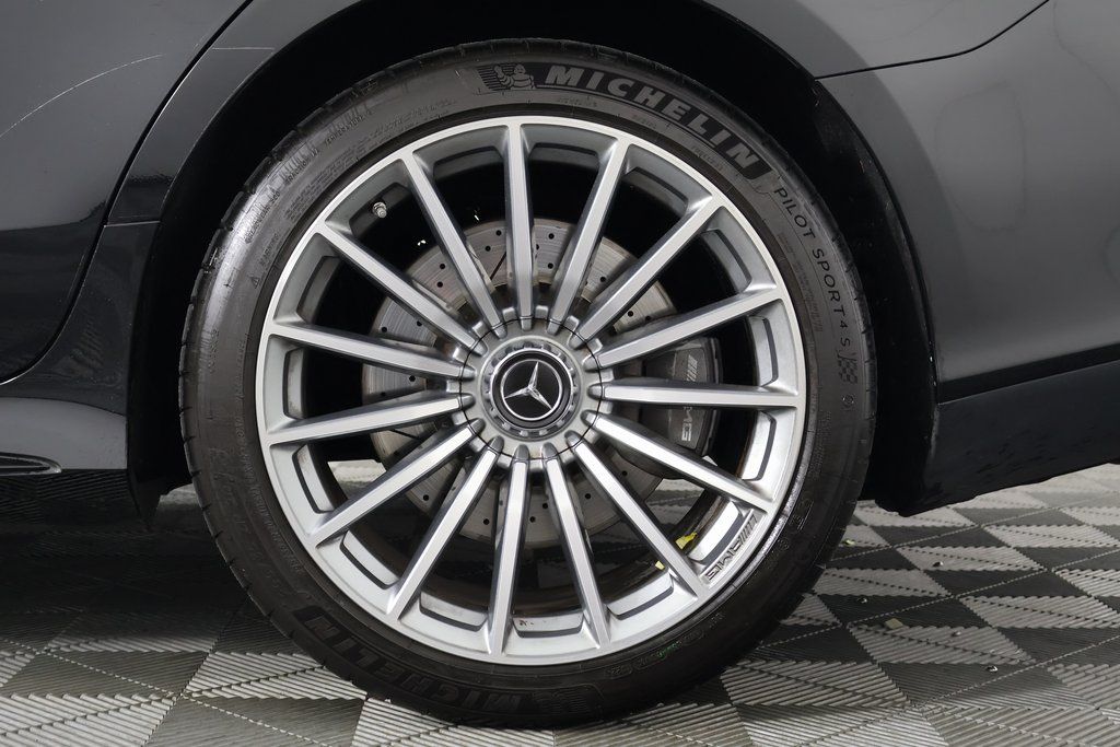 Thumbnail: 2023 Mercedes-Benz AMG GT - 16