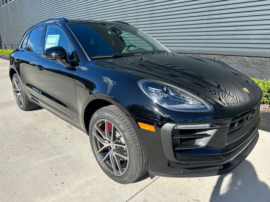 Thumbnail: 2026 Porsche Macan - 11