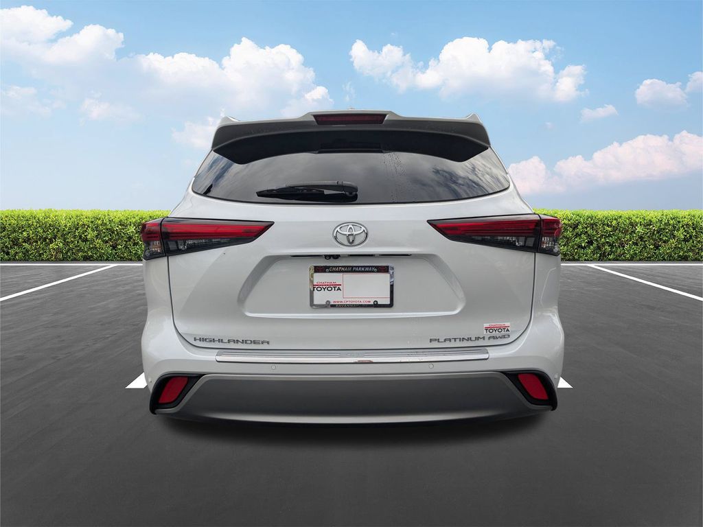 Used 2023 Toyota Highlander SUV