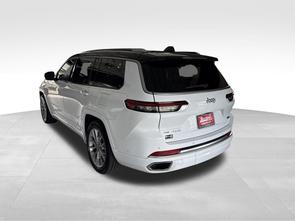 Used 2023 White Jeep Summit image 3