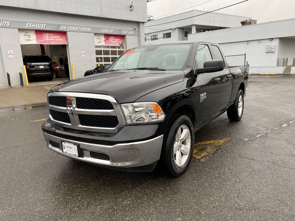 2024 RAM 1500 Classic SLT Quad Cab 4WD