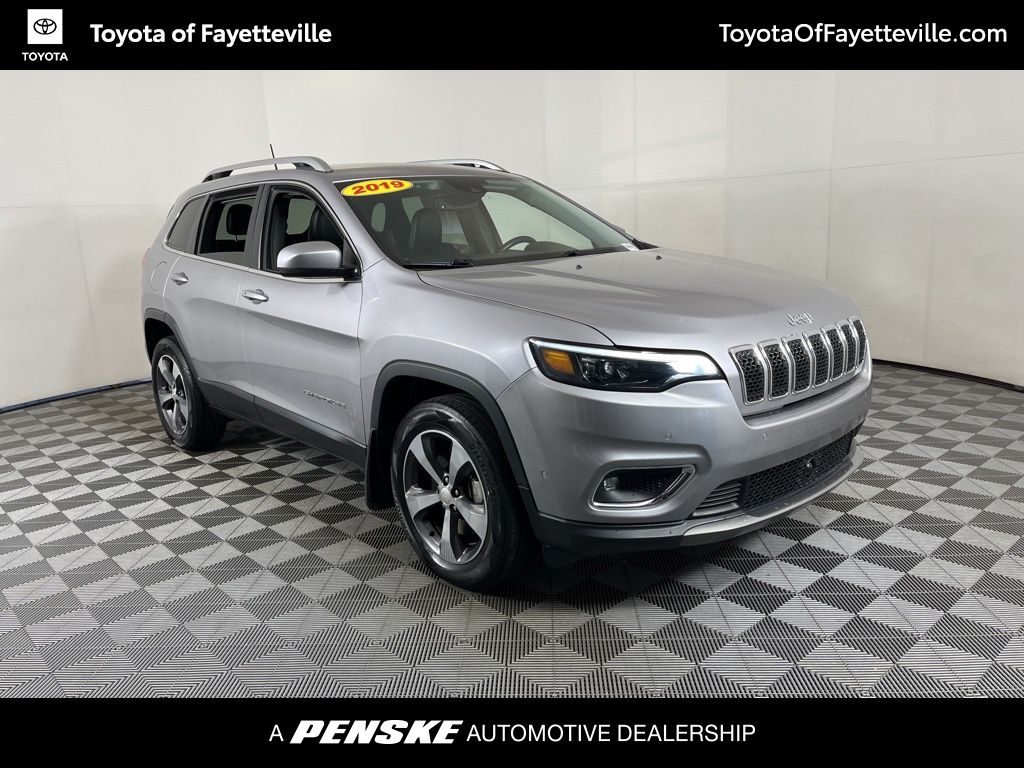 Thumbnail: 2019 Jeep Cherokee - 6