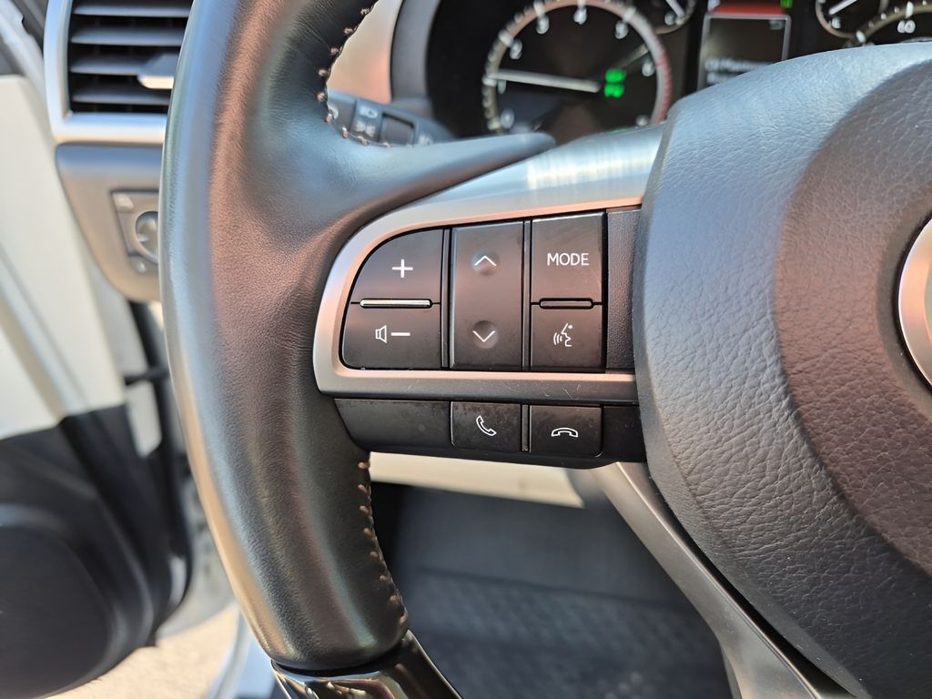 Used 2023 White Lexus 460 Luxury image 34