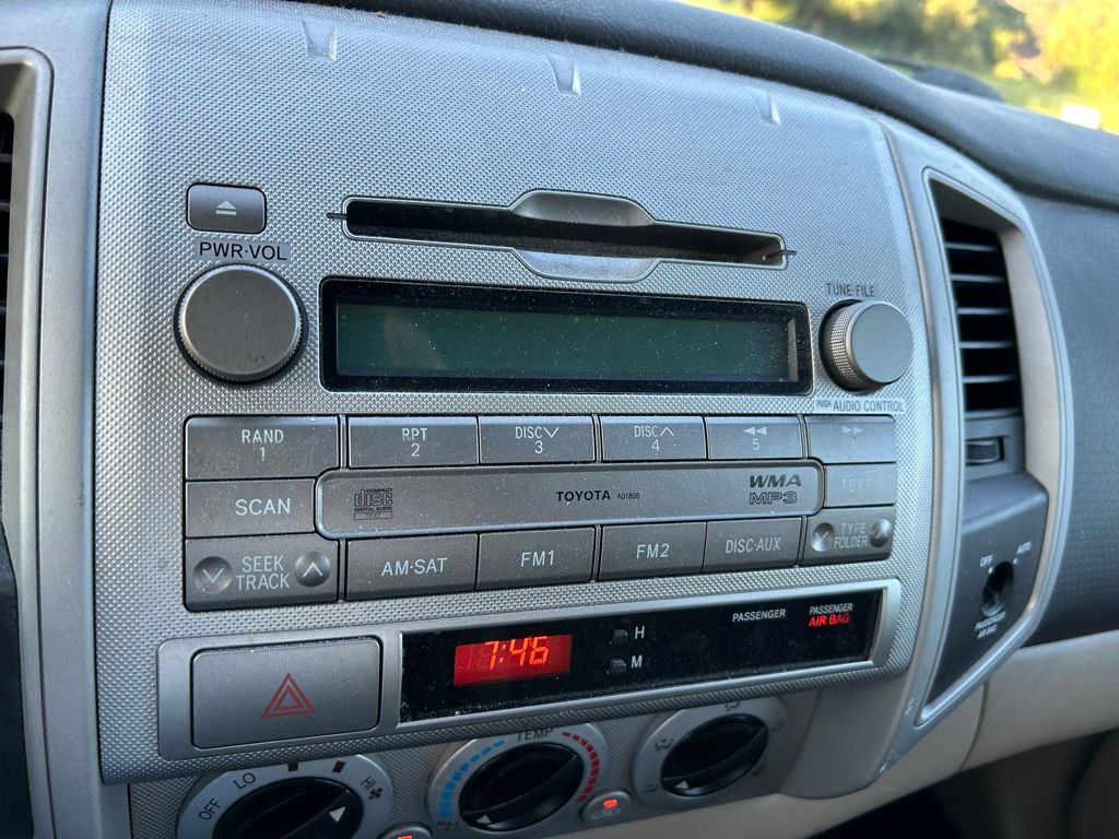 Thumbnail: 2010 Toyota Tacoma - 22