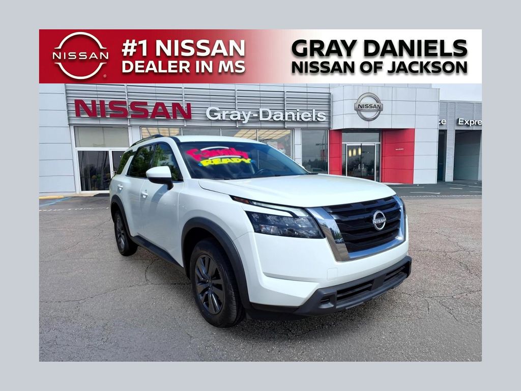 Glacier White 2024 Nissan Pathfinder SUV / Crossover Front-Wheel Drive 9-Speed Automatic