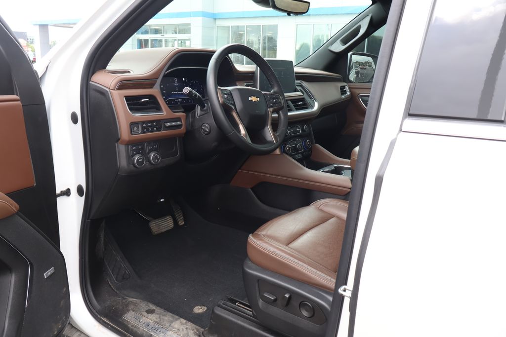 2023 Chevrolet Suburban High Country 13