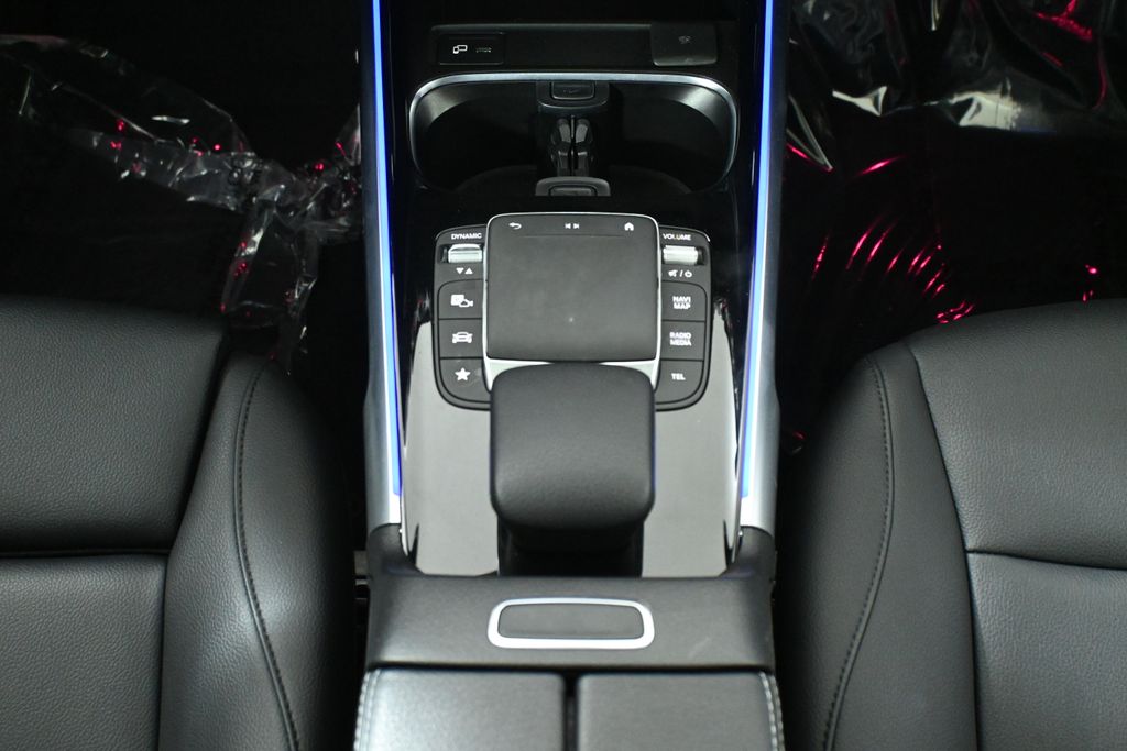 2022 Mercedes-Benz GLB 250 23