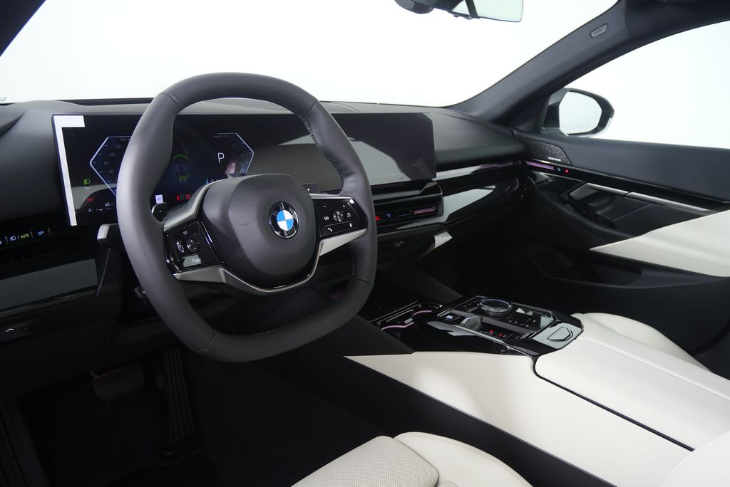 Thumbnail: 2026 BMW 5 Series - 13