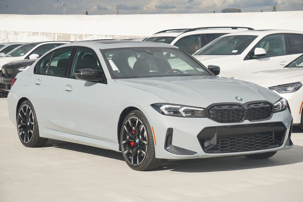 Thumbnail: 2026 BMW 3 Series - 3