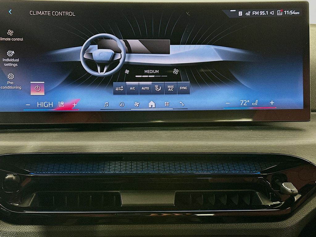 Thumbnail: 2025 BMW i4 - 14