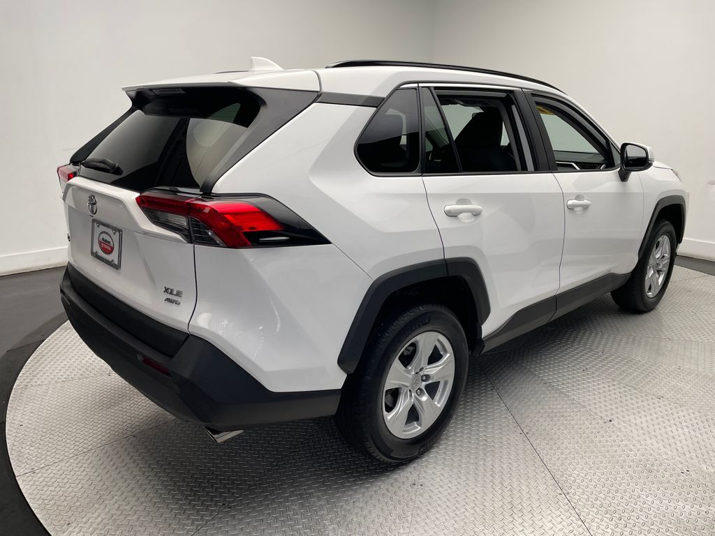 2021 Toyota RAV4 XLE 5
