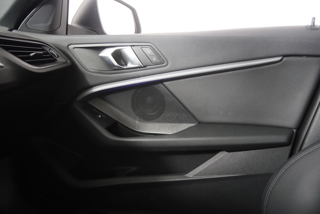 Thumbnail: 2024 BMW 2 Series - 25