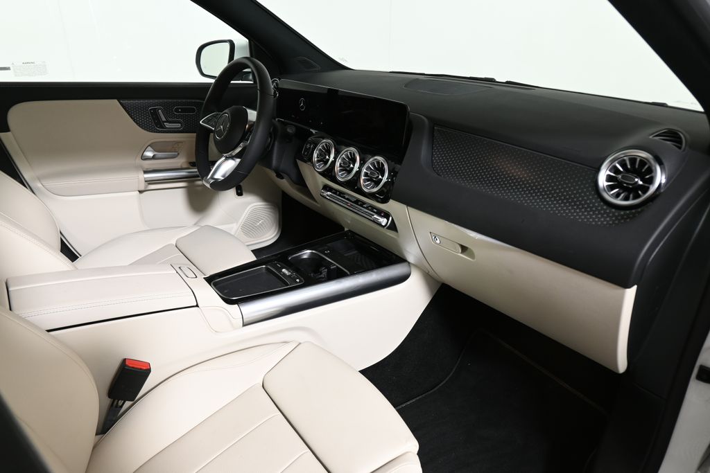 Thumbnail: 2026 Mercedes-Benz GLA - 25