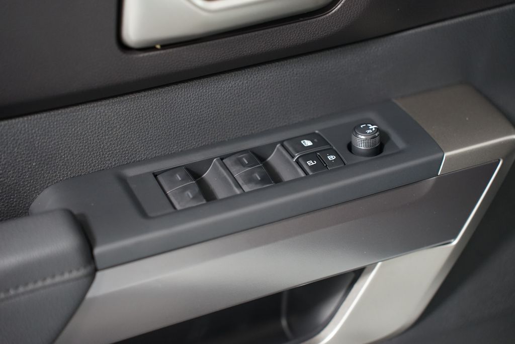2025 Toyota Tundra SR5 32