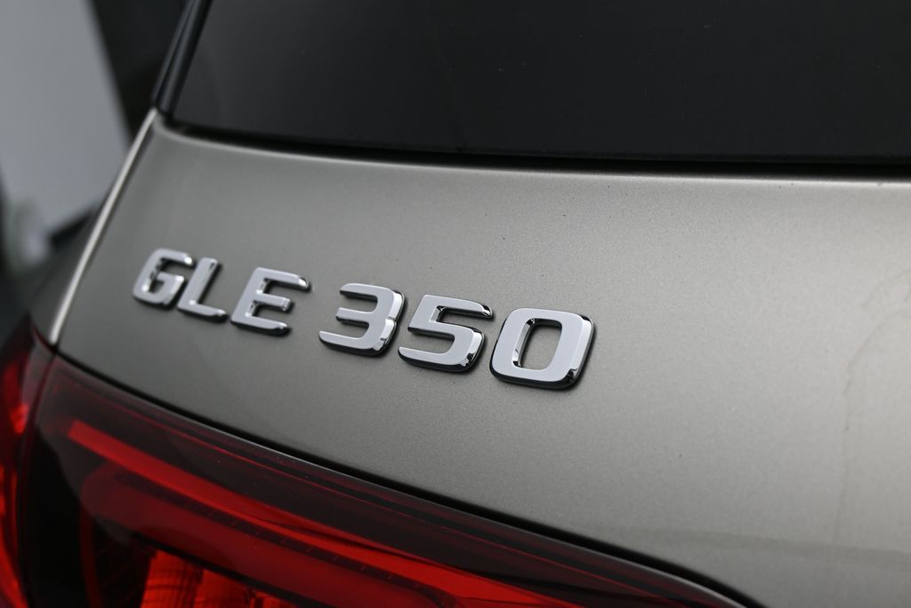Used 2022 Gold Mercedes-Benz GLE 350 image 38