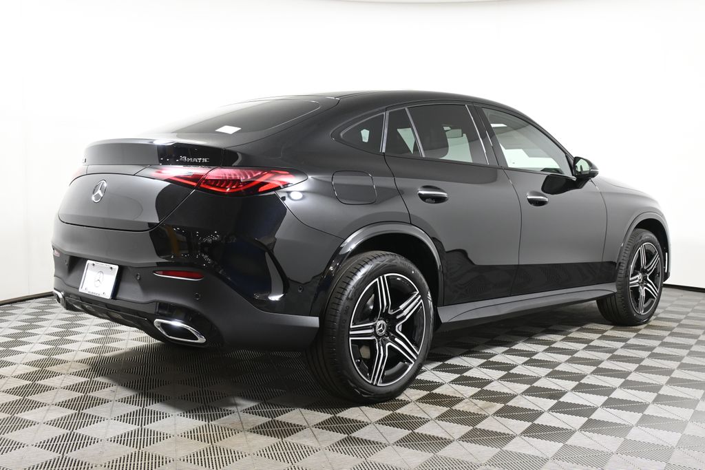 2025 Mercedes-Benz GLC 300 7