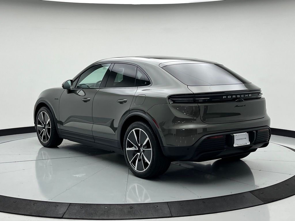Thumbnail: 2025 Porsche Macan - 3