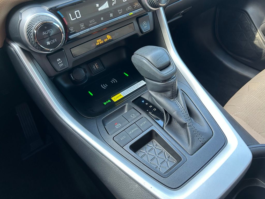 Thumbnail: 2025 Toyota RAV4 - 25