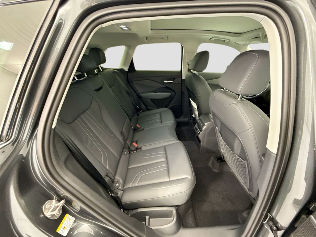 Thumbnail: 2026 Audi Q3 - 21