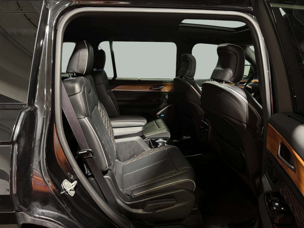 Used 2021 Diamond Black Crystal Pearlcoat Jeep Summit image 29