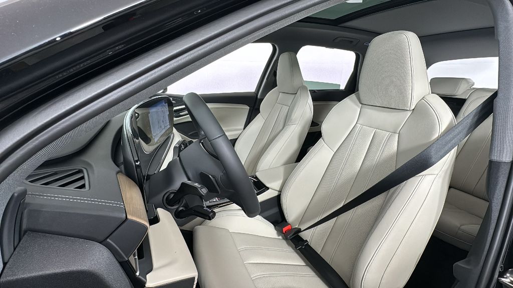 2025 Audi Q6 e-tron Premium 28