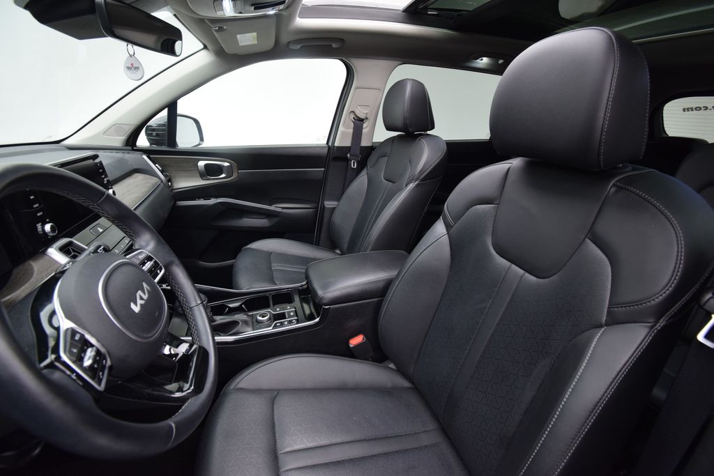 used 2023 Kia Sorento car, priced at $28,000