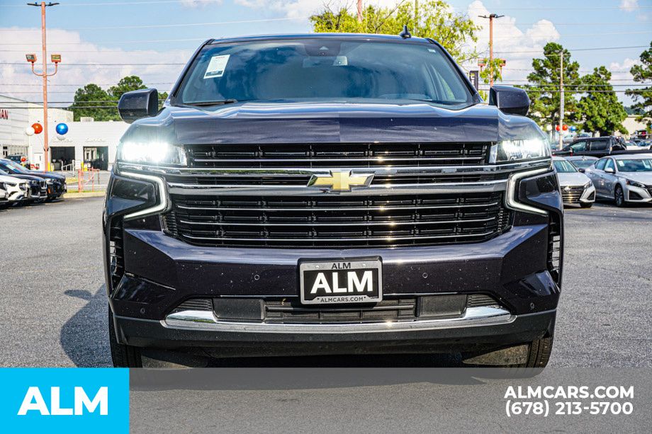 2024 Chevrolet Suburban LT photo 9
