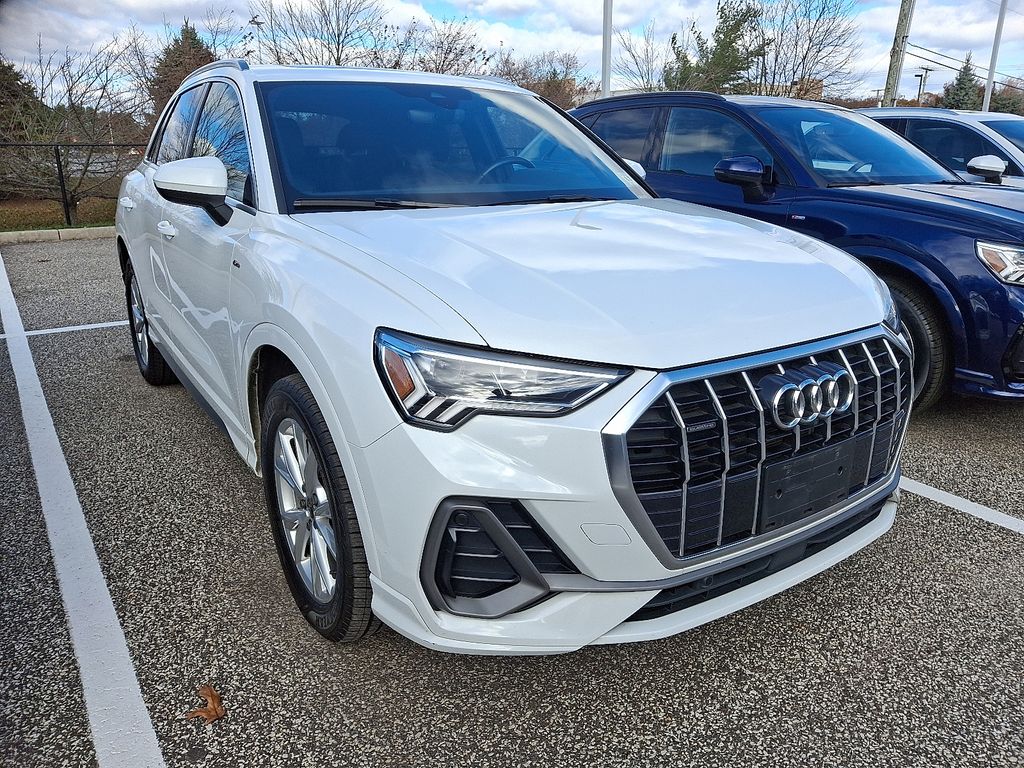Thumbnail: 2022 Audi Q3 - 3
