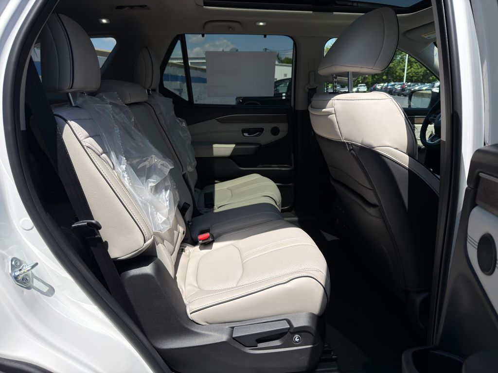 Thumbnail: 2026 Honda Pilot - 24