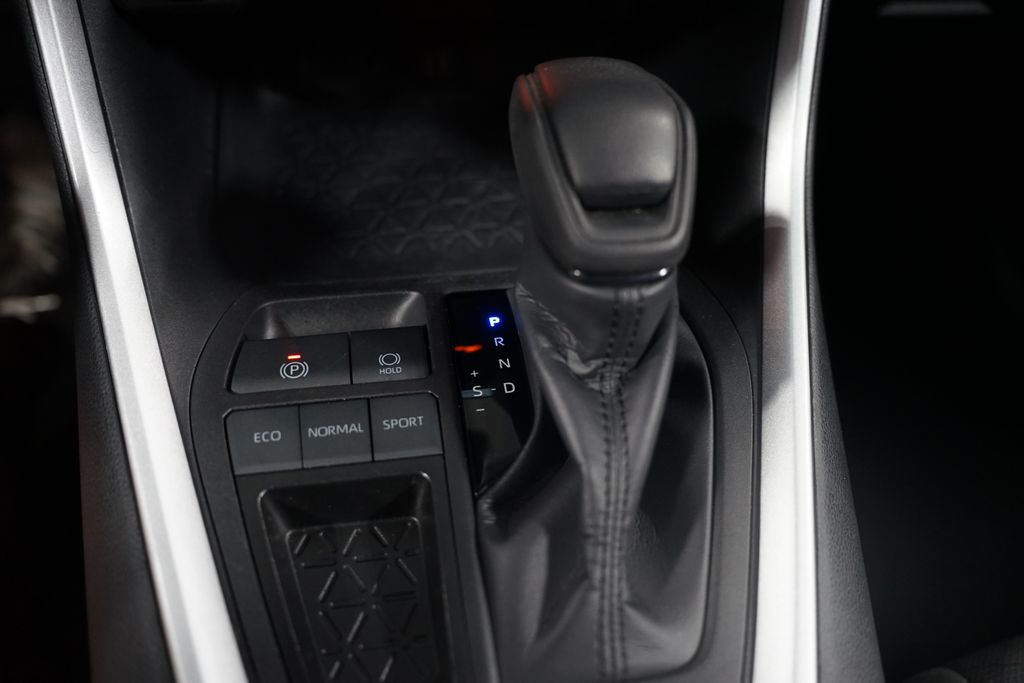 Thumbnail: 2024 Toyota RAV4 - 21