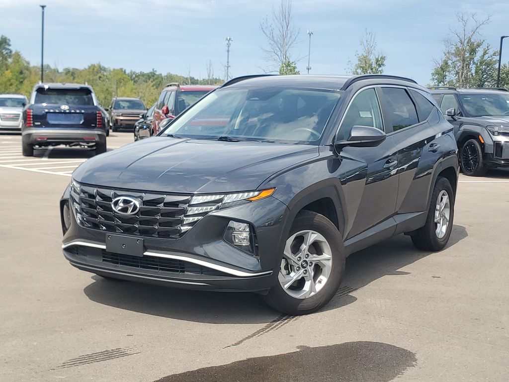 2024 Hyundai Tucson Gris (Dark Gray Metallic) SUV/Crossover Tracción en las cuatro ruedas 8 velocidades Automática