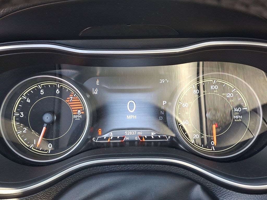 Thumbnail: 2021 Jeep Cherokee - 21