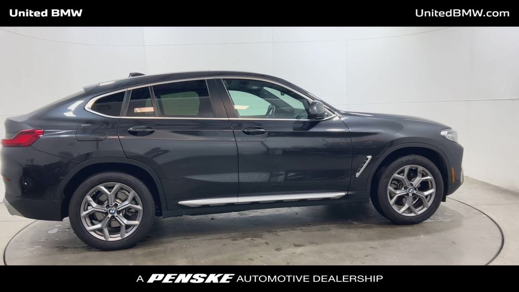 Thumbnail: 2024 BMW X4 - 9