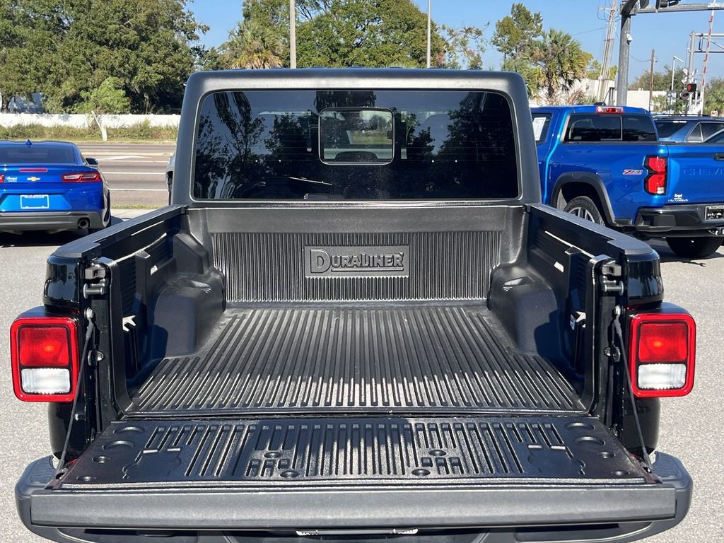 2023 Jeep Gladiator Sport 10