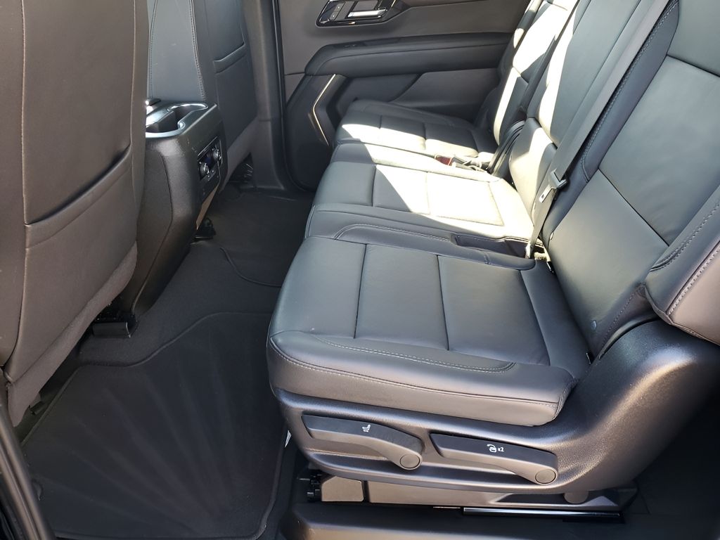 Used Car 2025 Chevrolet Suburban  Z71 For Sale Under $70,000 In Austin, Texas