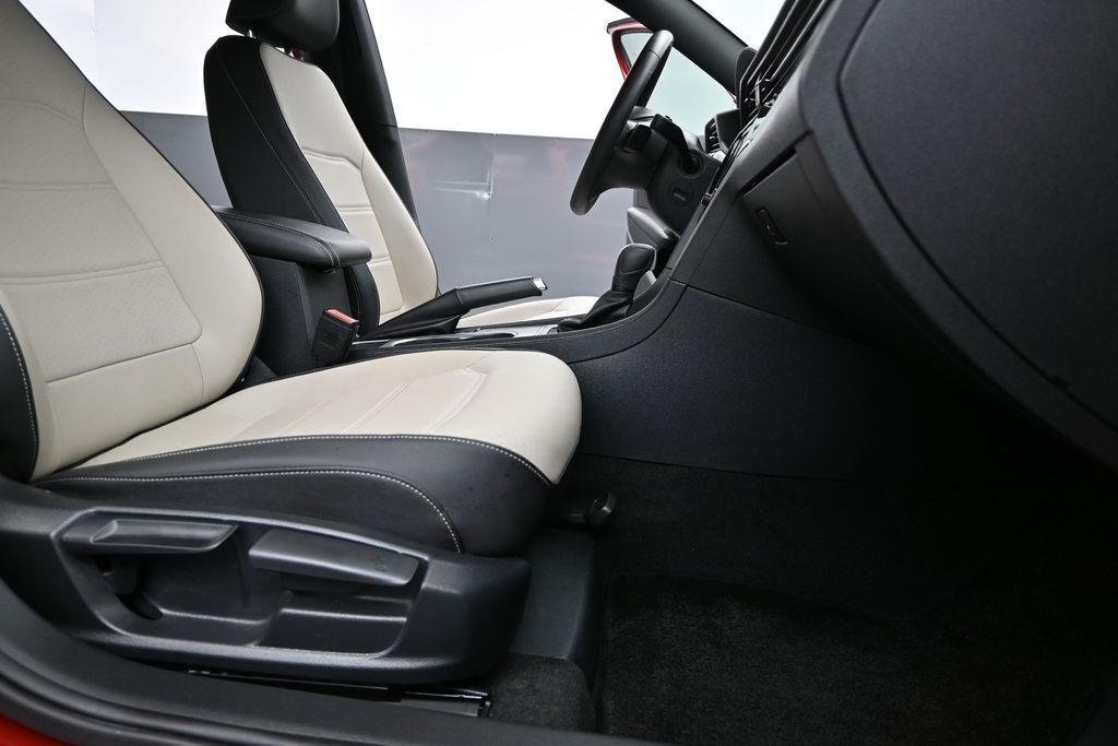 Used 2021  Volkswagen 2.0T R-Line image 20