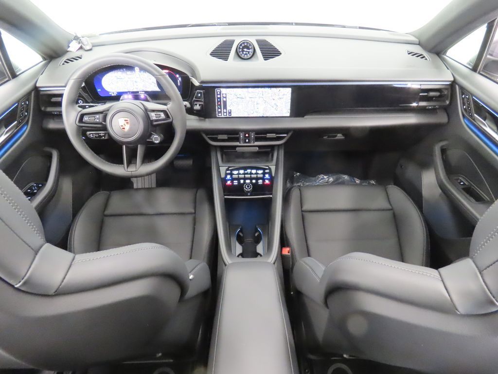 Thumbnail: 2026 Porsche Macan - 17