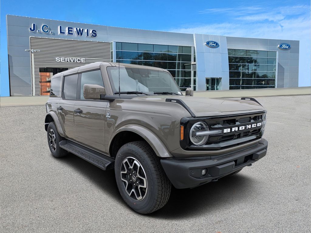 2026 Ford Bronco Outer Banks
