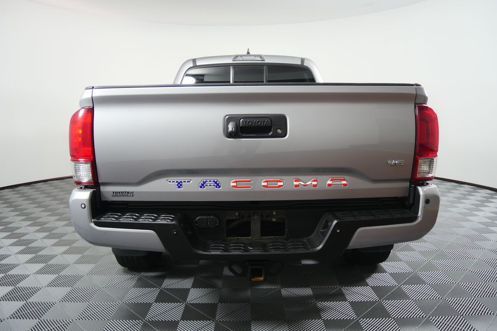 Thumbnail: 2016 Toyota Tacoma - 5